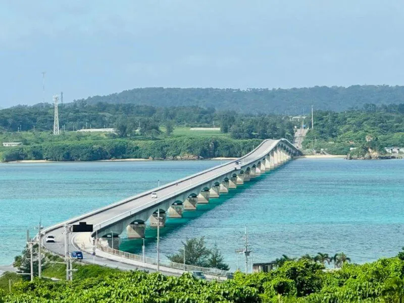 Kouri Bridge and the Okinawa sea — image from Shen Deng’s official website