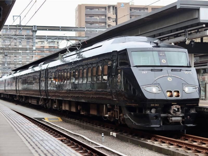 36+3 豪華觀光列車