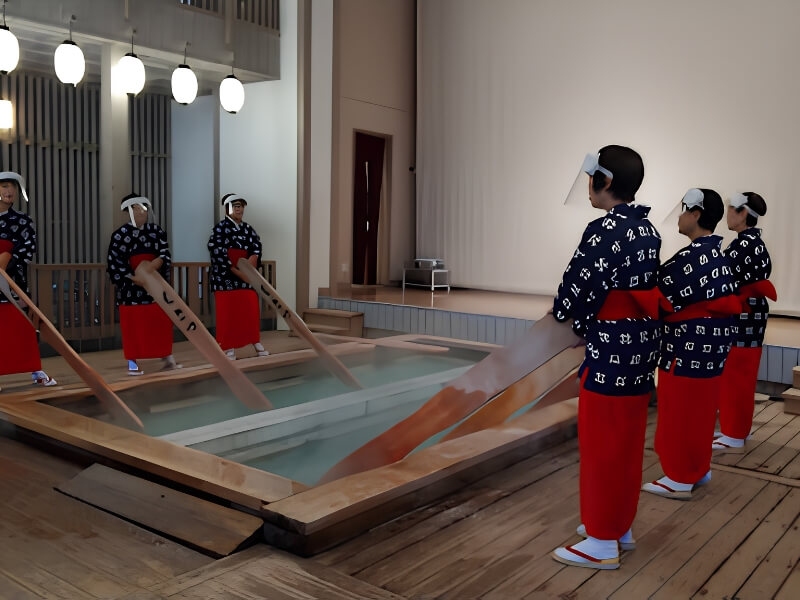 熱乃湯 湯揉表演